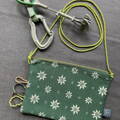 Crossbody Plesnivec na zelenom